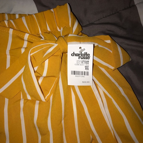 SOLD‼️ Yellow and White Striped Skort - Picture 4 of 8